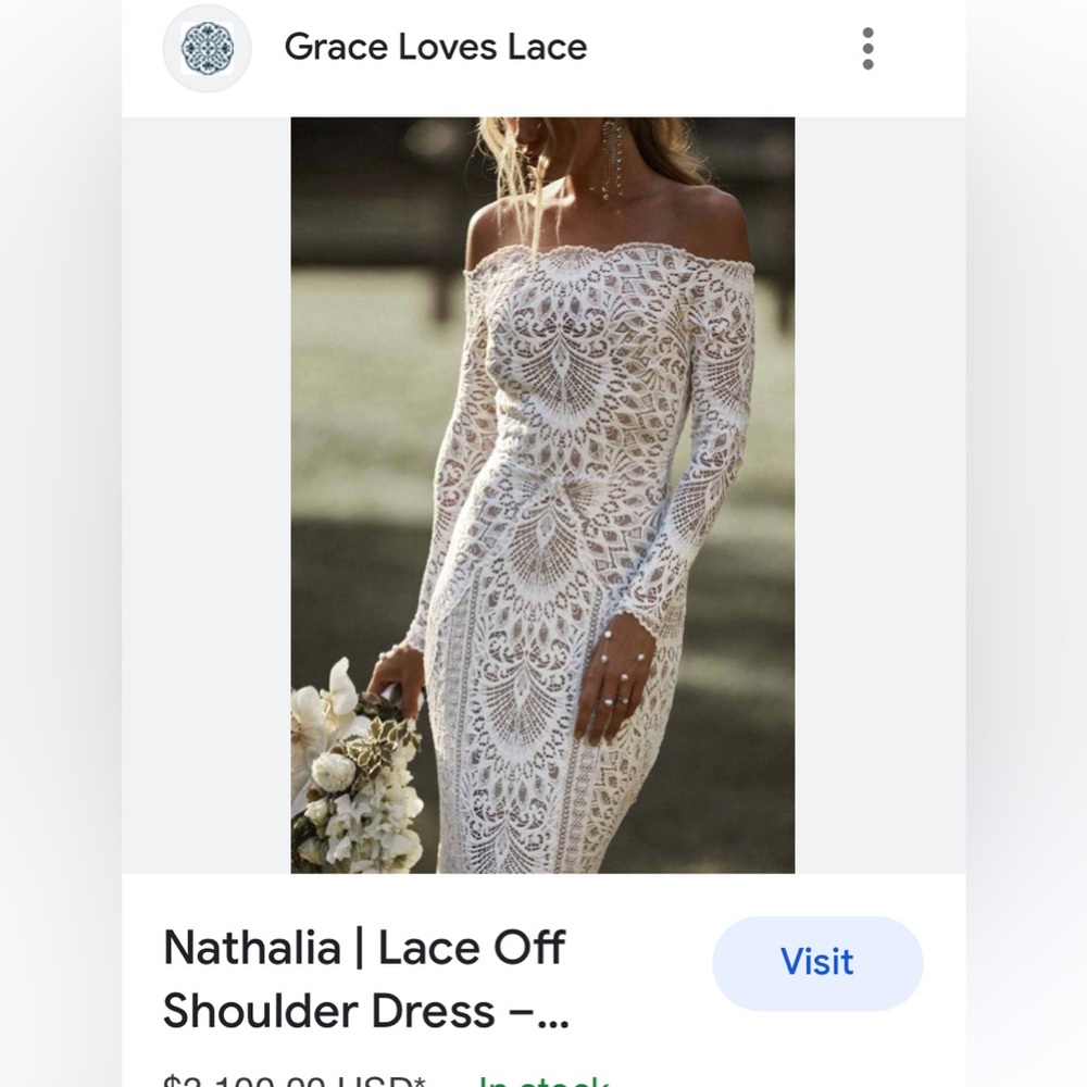 I am LOOKING for this wedding gown!! It has to be a small size. 6 or 8 I think.